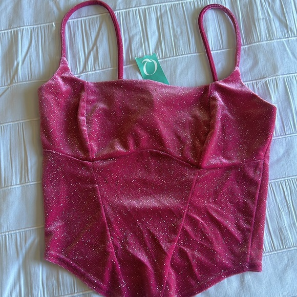 NWT pink velvet textured sparkly top. Size small - Picture 3 of 6